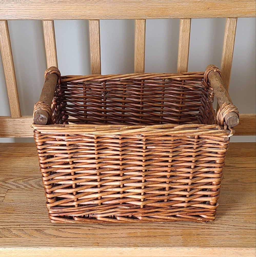 Wicker medium basket